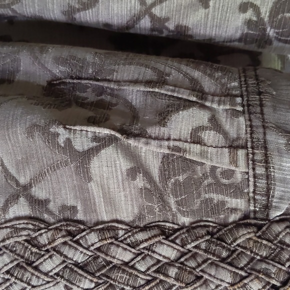 Sz small Guess fitted cropped jacket.  Non(Smoker) - Picture 3 of 4